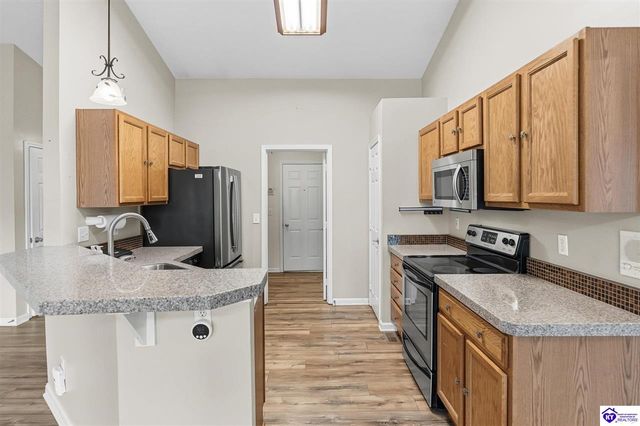 5908 Saddle Blanket Drive, Louisville, KY 40219