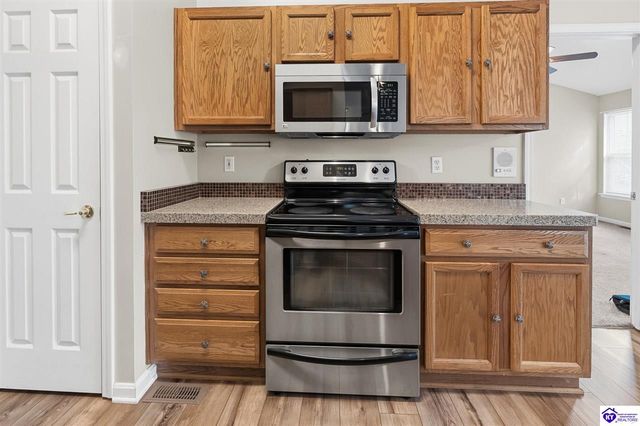 5908 Saddle Blanket Drive, Louisville, KY 40219