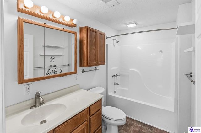 5908 Saddle Blanket Drive, Louisville, KY 40219
