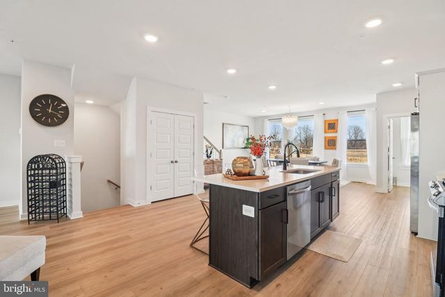 717 FAIRMONT DR, Bowie, MD 20716