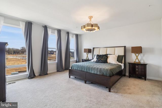 717 FAIRMONT DR, Bowie, MD 20716