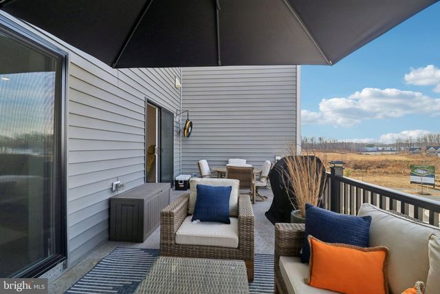 717 FAIRMONT DR, Bowie, MD 20716