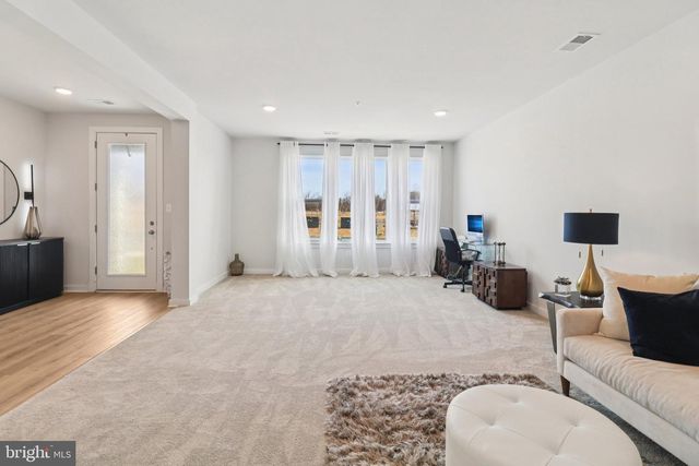 717 FAIRMONT DR, Bowie, MD 20716