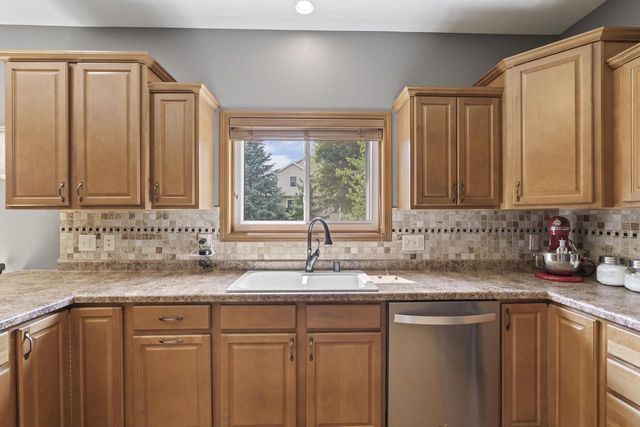 1005 Sandpiper Trail, Cottage Grove, WI 53527