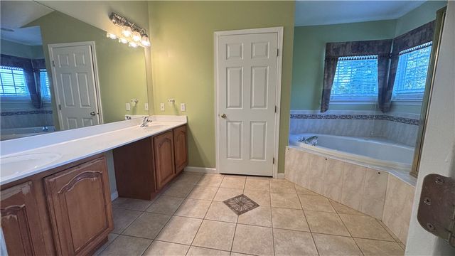 230 Mallard Dr, Monroeville, PA 15146