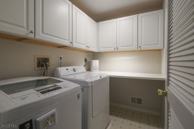 20 Forsgate Ter, Clinton Twp., NJ 08801