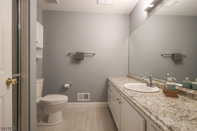 20 Forsgate Ter, Clinton Twp., NJ 08801