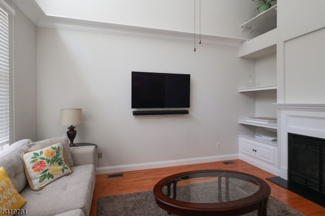 20 Forsgate Ter, Clinton Twp., NJ 08801