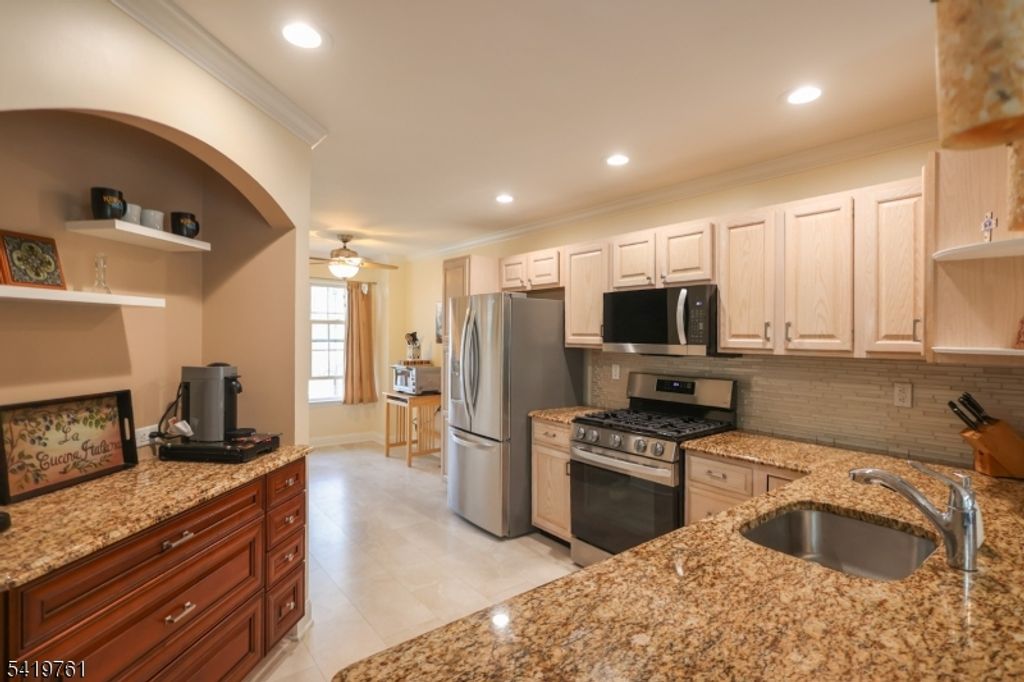 20 Forsgate Ter, Clinton Twp., NJ 08801