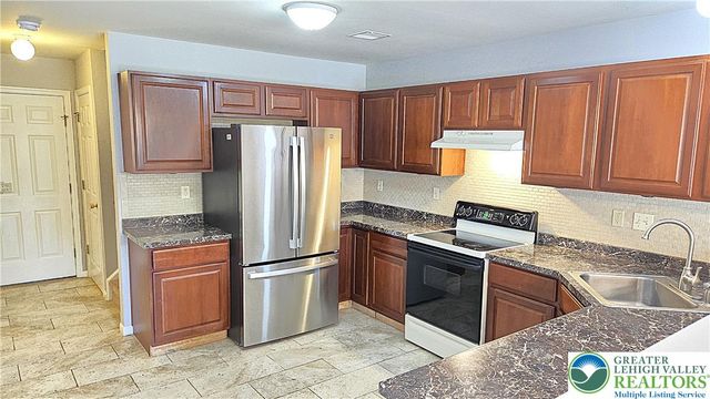 6668 Pioneer Drive, Lower Macungie Twp, PA 18062