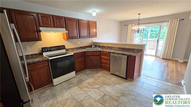 6668 Pioneer Drive, Lower Macungie Twp, PA 18062