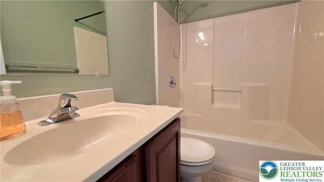 6668 Pioneer Drive, Lower Macungie Twp, PA 18062