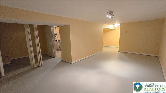 6668 Pioneer Drive, Lower Macungie Twp, PA 18062