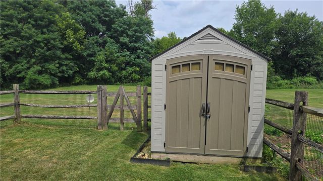 6668 Pioneer Drive, Lower Macungie Twp, PA 18062