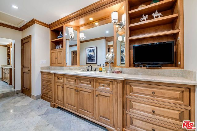 9921 Toluca Lake Avenue, Toluca Lake (los Angeles), CA 91602