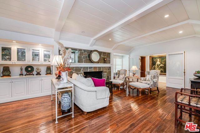 9921 Toluca Lake Avenue, Toluca Lake (los Angeles), CA 91602