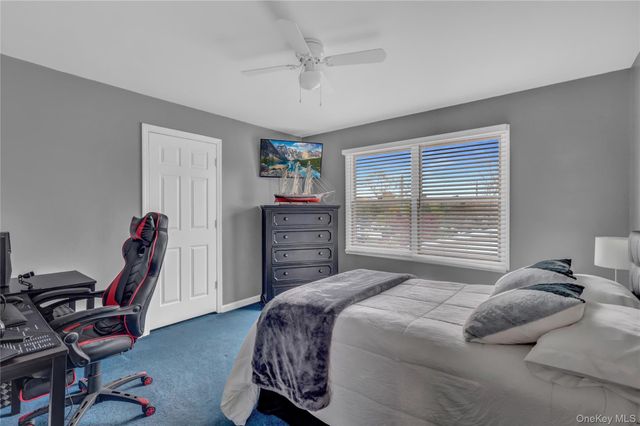 420 Dare Road, Selden, NY 11784