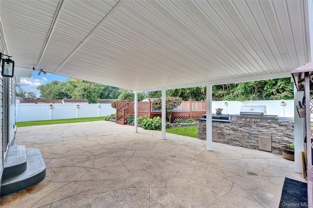 420 Dare Road, Selden, NY 11784