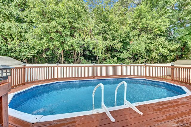 420 Dare Road, Selden, NY 11784