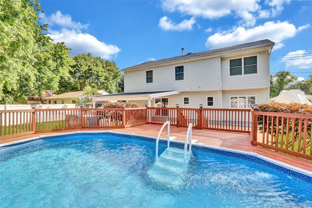 420 Dare Road, Selden, NY 11784