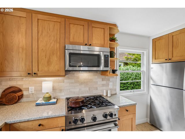 6343 Ne MALLORY Ave, Portland, OR 97211