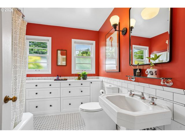 6343 Ne MALLORY Ave, Portland, OR 97211