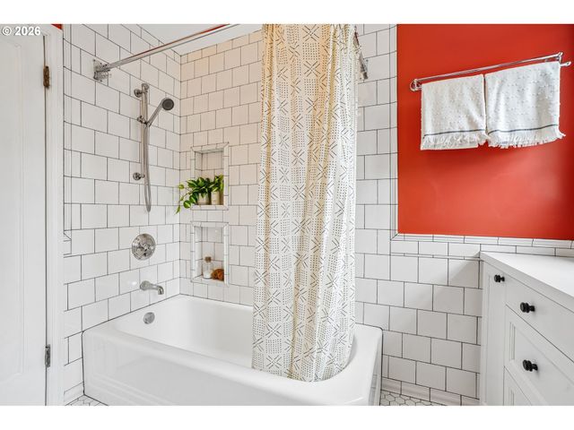 6343 Ne MALLORY Ave, Portland, OR 97211