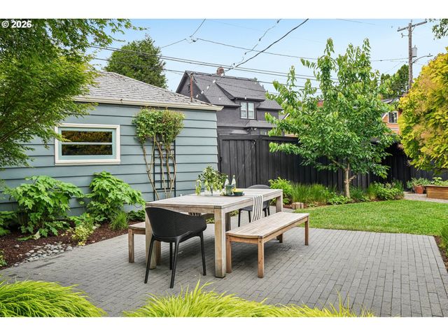 6343 Ne MALLORY Ave, Portland, OR 97211