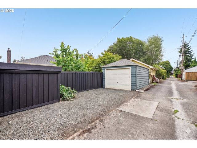 6343 Ne MALLORY Ave, Portland, OR 97211