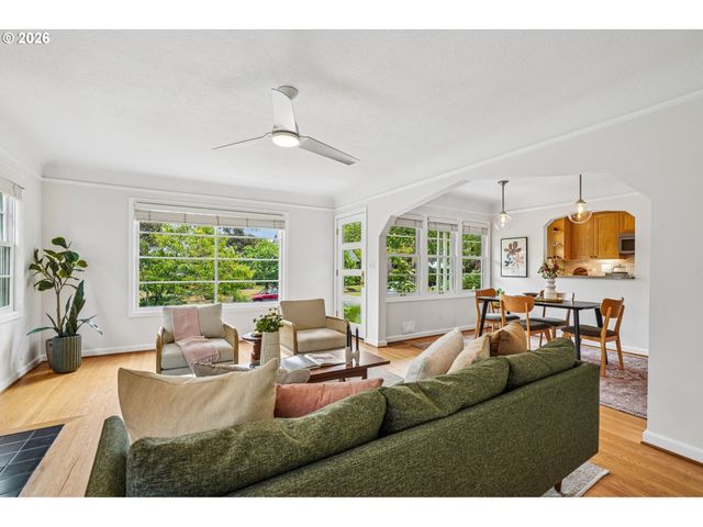 6343 Ne MALLORY Ave, Portland, OR 97211