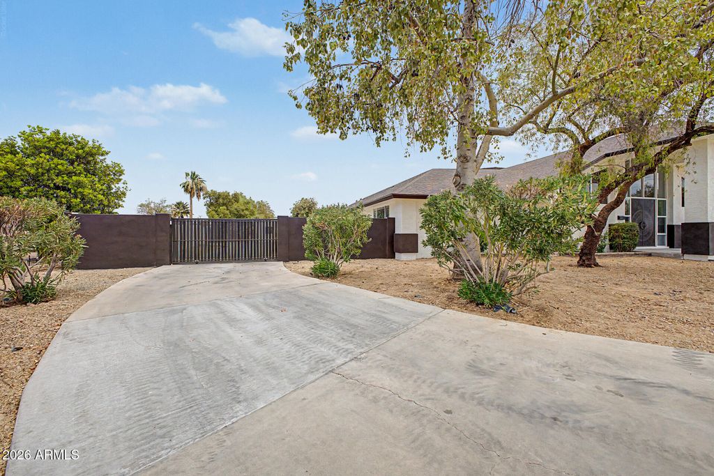 11132 W KOLINA Lane, Sun City, AZ 85351 — photo 5