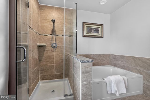 41 BURGUNDY DR, Marlton, NJ 08053