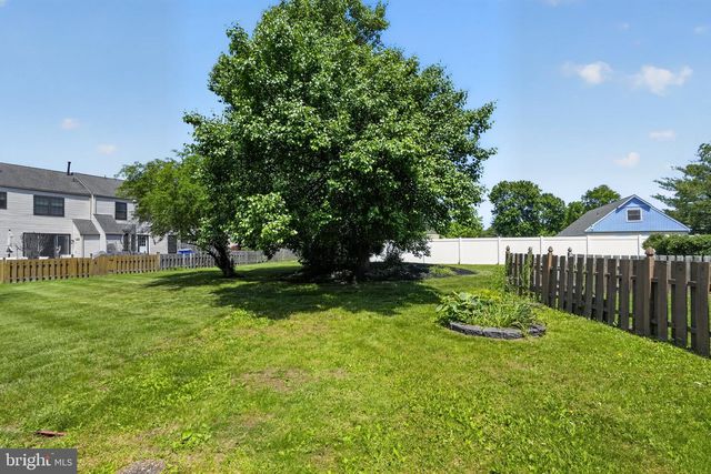 41 BURGUNDY DR, Marlton, NJ 08053