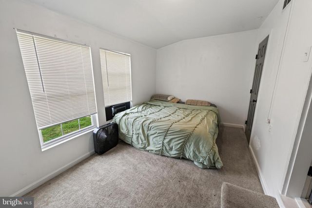 1 E MILBY ST, Harrington, DE 19952