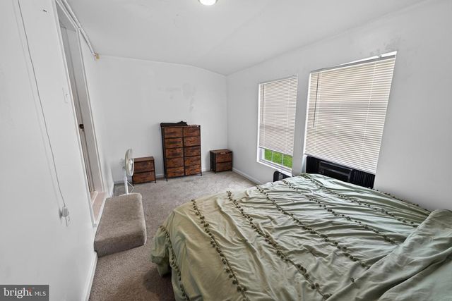 1 E MILBY ST, Harrington, DE 19952