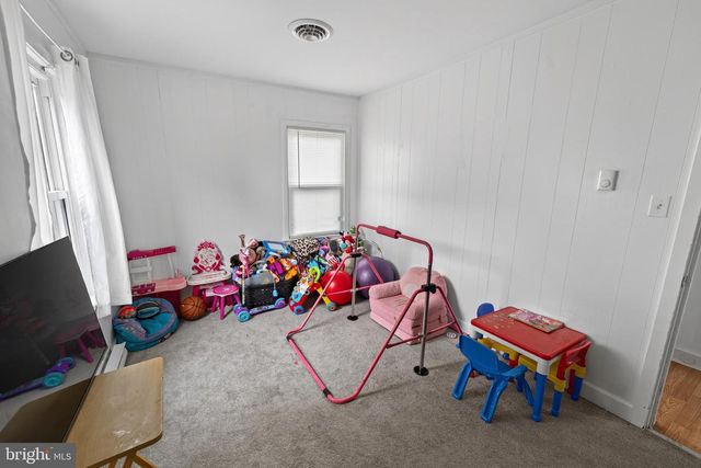 1 E MILBY ST, Harrington, DE 19952