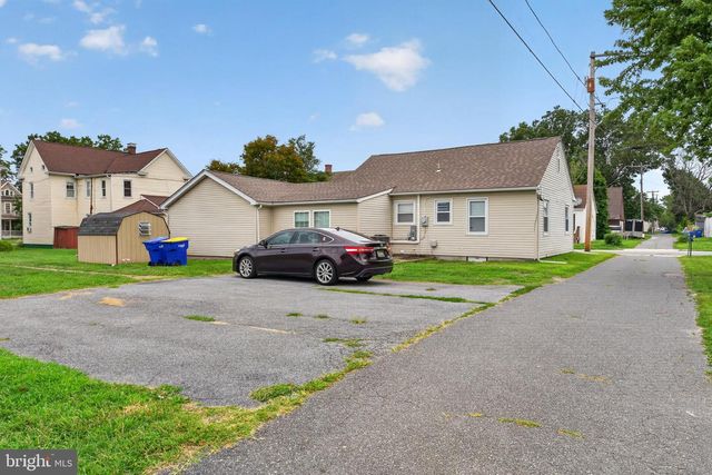 1 E MILBY ST, Harrington, DE 19952
