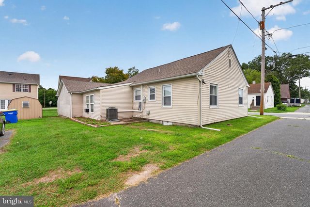 1 E MILBY ST, Harrington, DE 19952