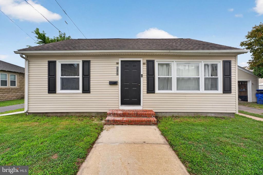 1 E MILBY ST, Harrington, DE 19952
