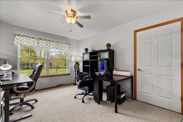 1990 Hummingbird DRIVE, Jackson, WI 53037