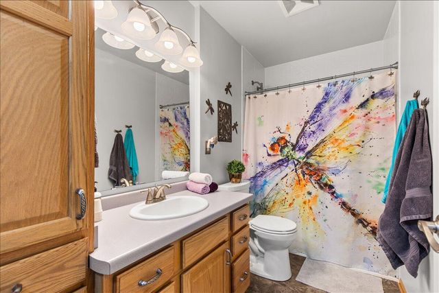 1990 Hummingbird DRIVE, Jackson, WI 53037