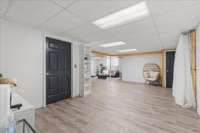 1990 Hummingbird DRIVE, Jackson, WI 53037