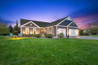 1990 Hummingbird DRIVE, Jackson, WI 53037