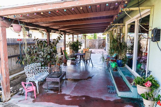 2708 N Maple Avenue, Fresno, CA 93703