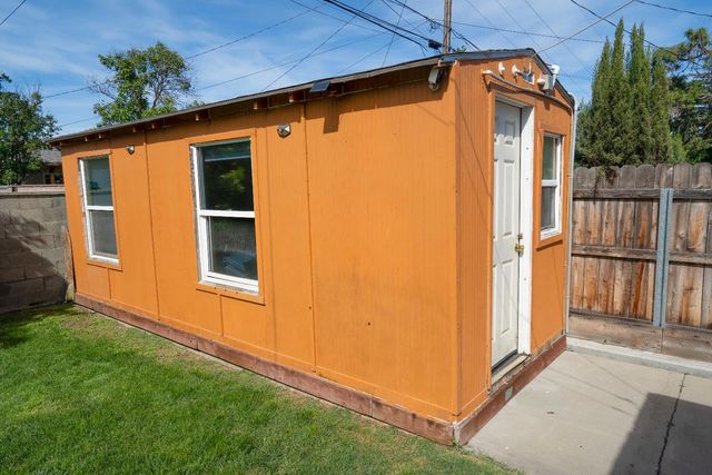 2708 N Maple Avenue, Fresno, CA 93703