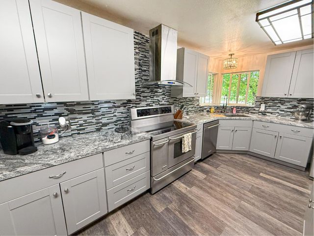 2708 N Maple Avenue, Fresno, CA 93703