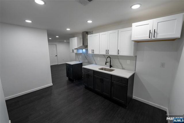 182 Summer Avenue, Newark, NJ 07104