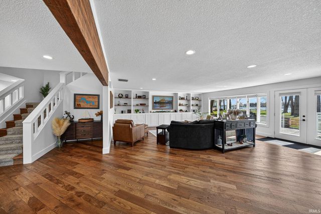 6611 N. Kalorama Rd., Leesburg, IN 46538