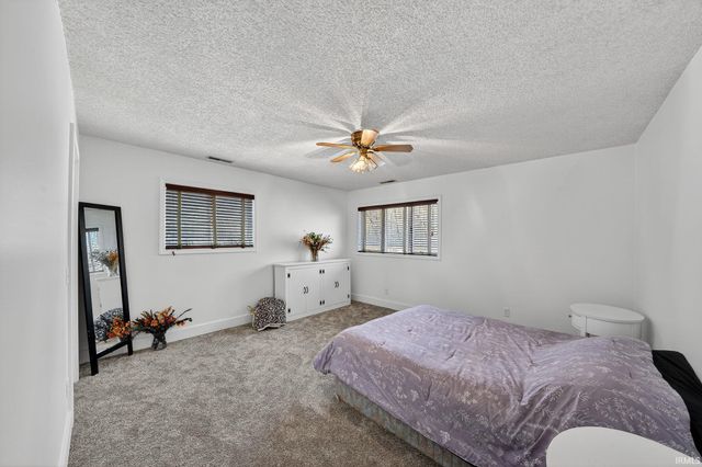 6611 N. Kalorama Rd., Leesburg, IN 46538