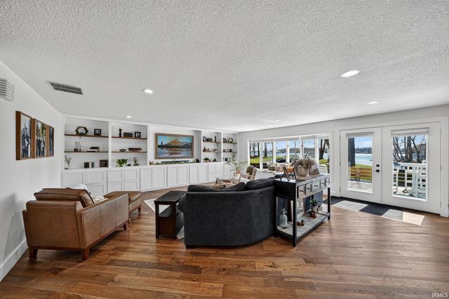 6611 N. Kalorama Rd., Leesburg, IN 46538